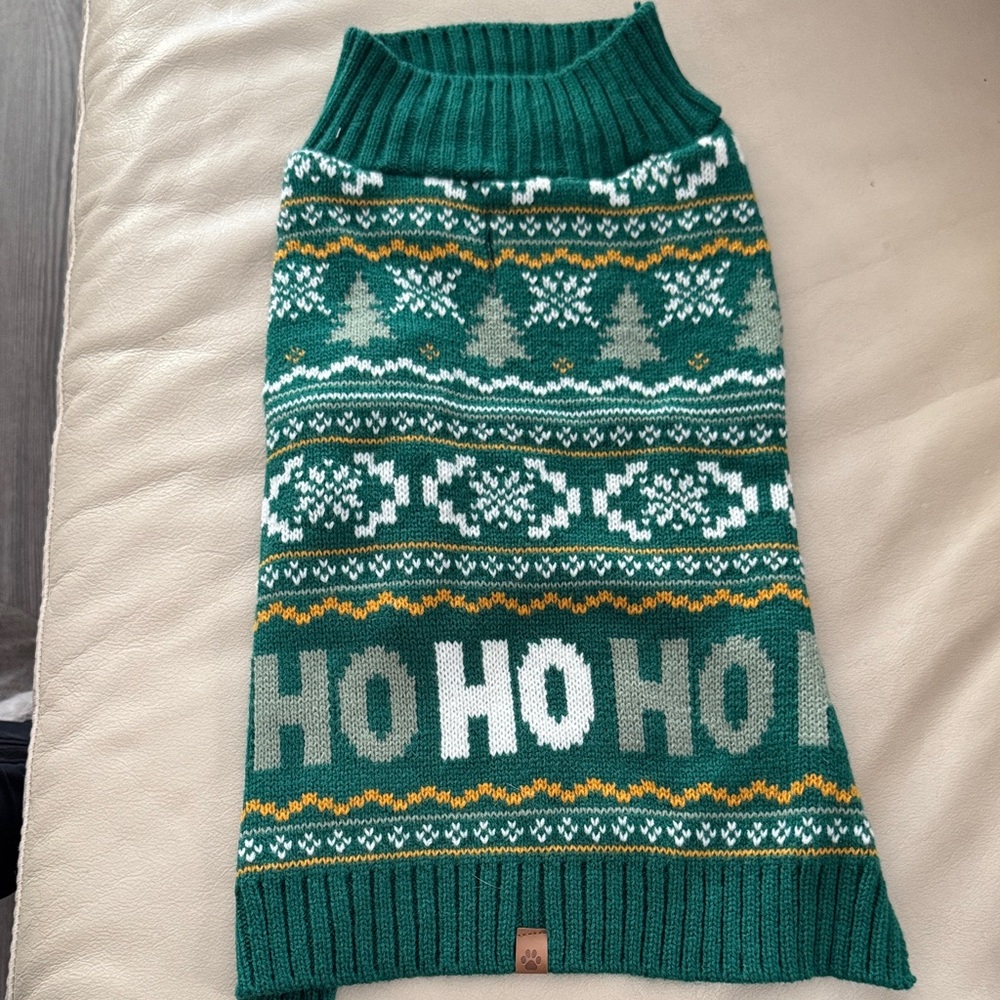 Duke & Daisy - Festive Green Holiday Dog Sweater
